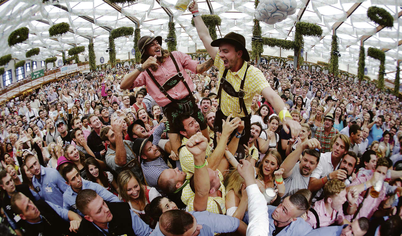 6 reasons why you should visit Oktoberfest with Student Zone Prague